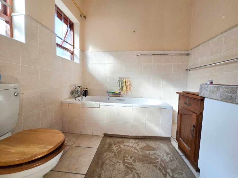 4 Bedroom Property for Sale in Stilbaai Oos Western Cape